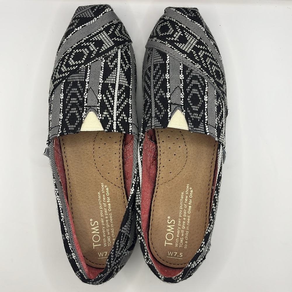 Tom’s Alpargata Aztec Print Slip-ons in gray and black Women’s size 7.5
